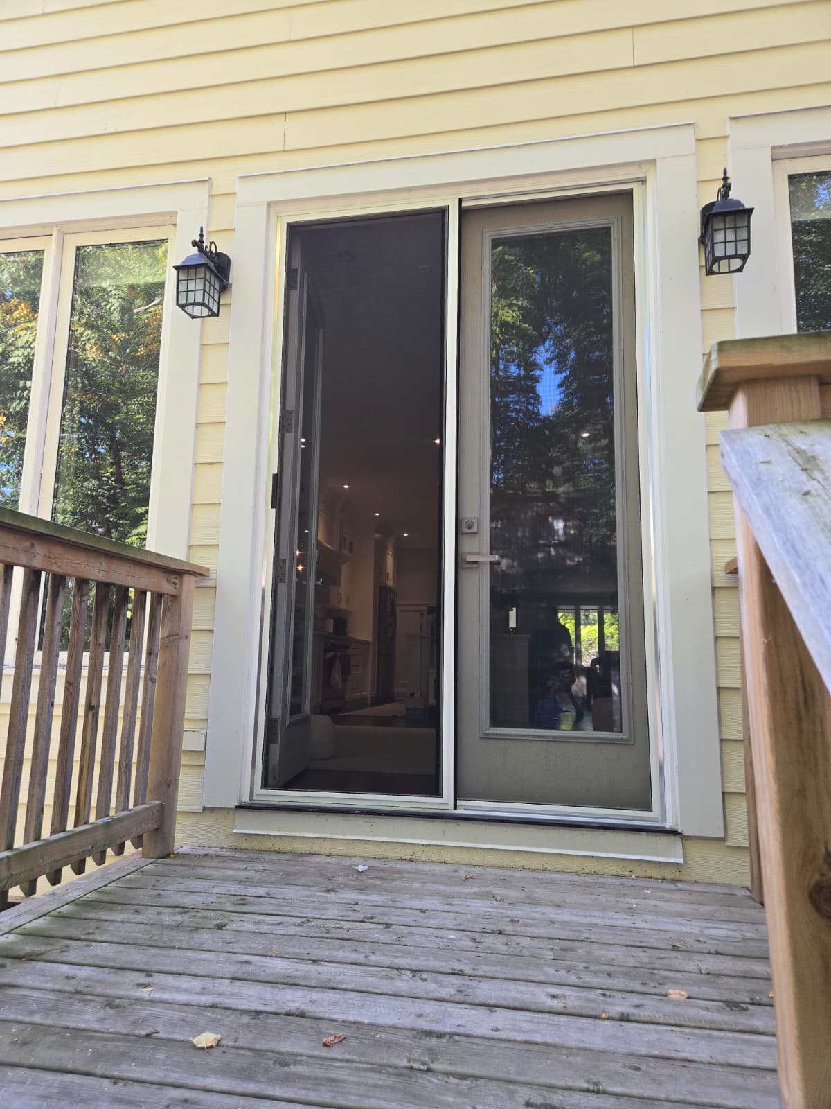 Toronto Screen door installation- after