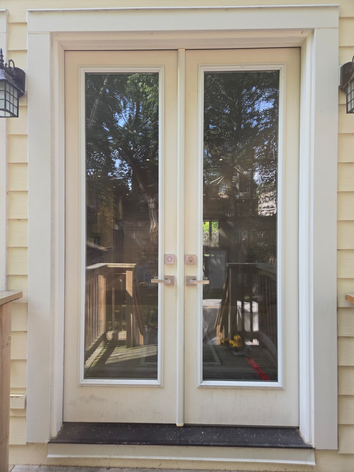 Toronto Screen door installation- before