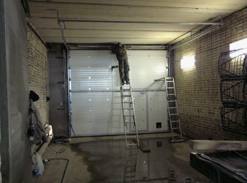 Garage door repairs in Oshawa